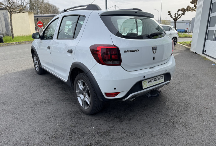 Dacia Sandero 0.9 ECO-G 90ch Stepway ESSENCE/GPL / ATTELAGE / ROUE DE SECOUR / ECRAN TACTILE