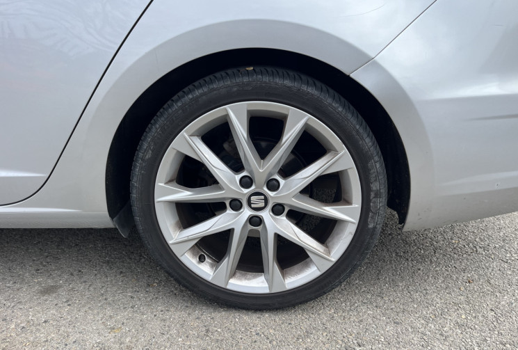 SEAT LEON ST 2.0 TDI 150ch FR DSG6 / SEAT SOUND / TOIT OUVRANT / CAMERA / ACC / SIEGES CHAUFFANTS 