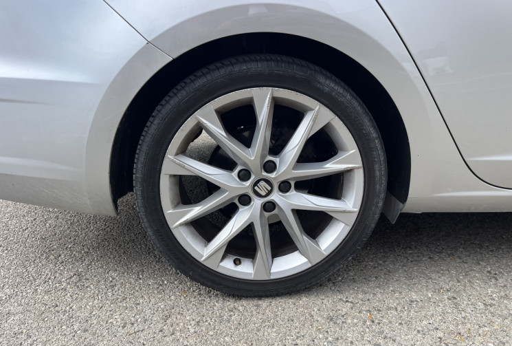 SEAT LEON ST 2.0 TDI 150ch FR DSG6 / SEAT SOUND / TOIT OUVRANT / CAMERA / ACC / SIEGES CHAUFFANTS 