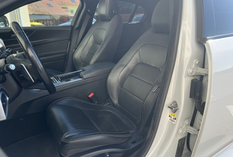 Jaguar XE 2.0 D 180 CH BVA LANDMARK