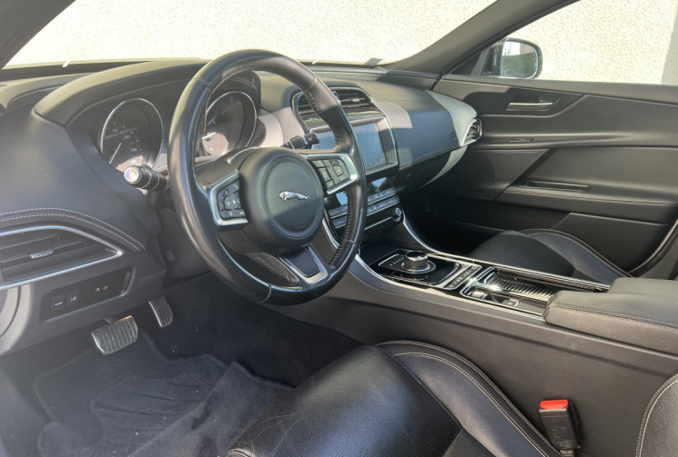 Jaguar XE 2.0 D 180 CH BVA LANDMARK