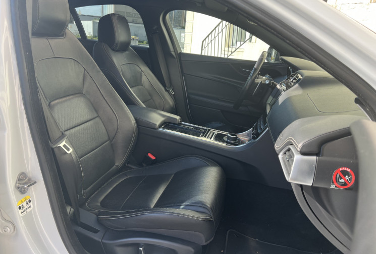 Jaguar XE 2.0 D 180 CH BVA LANDMARK