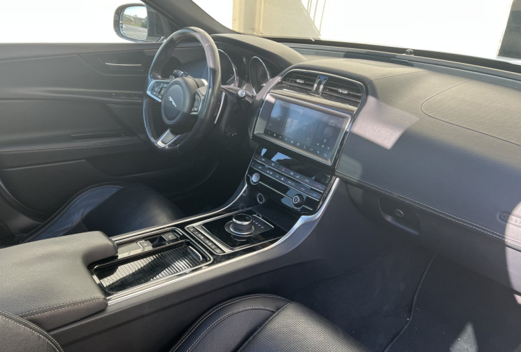 Jaguar XE 2.0 D 180 CH BVA LANDMARK