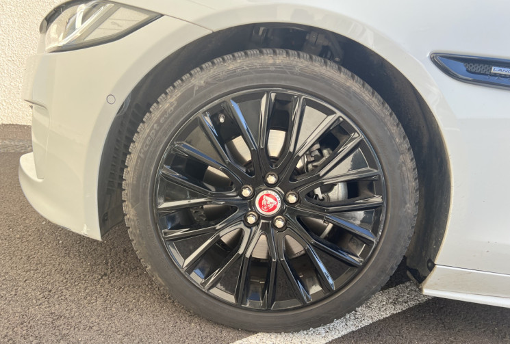 Jaguar XE 2.0 D 180 CH BVA LANDMARK