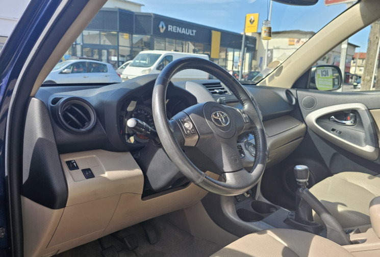 Toyota RAV4 177 CV CUIR TOIT OUVRANT SUIVI DISPO