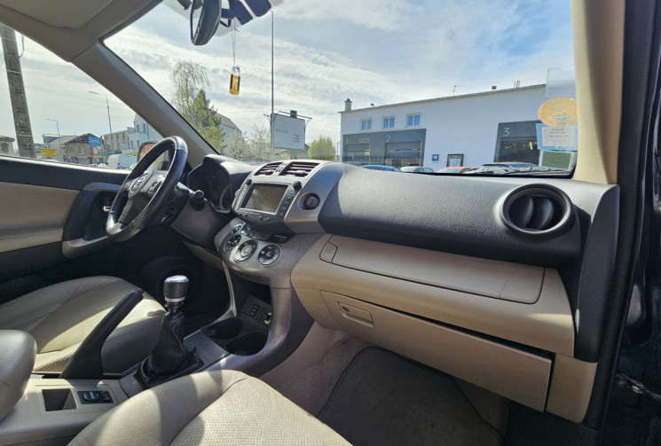 Toyota RAV4 177 CV CUIR TOIT OUVRANT SUIVI DISPO