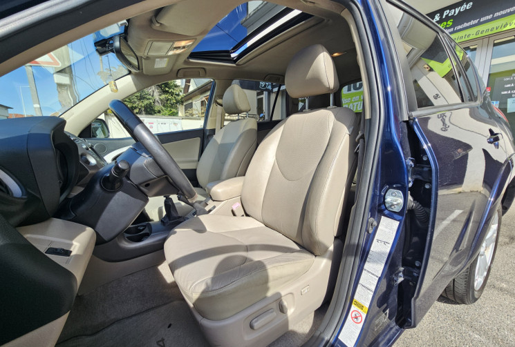 Toyota RAV4 177 CV CUIR TOIT OUVRANT SUIVI DISPO