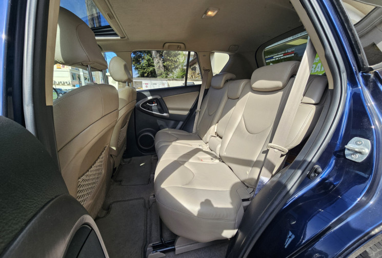 Toyota RAV4 177 CV CUIR TOIT OUVRANT SUIVI DISPO