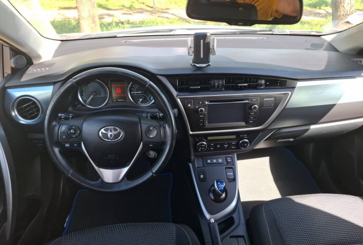 Toyota AURIS  Hatchback 1.8 VVT-i HSD 16V CVT Hybride 99 cv 