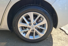 Toyota AURIS  Hatchback 1.8 VVT-i HSD 16V CVT Hybride 99 cv 