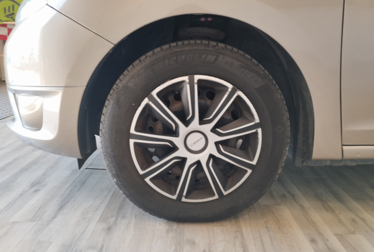 Dacia Sandero II 1.2 i 16V 75 cv