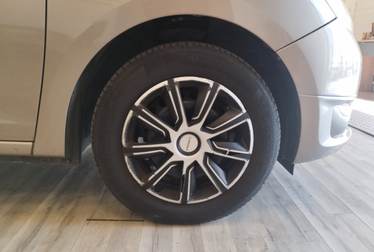 Dacia Sandero II 1.2 i 16V 75 cv
