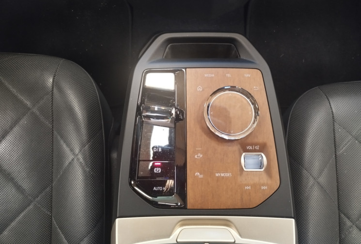 BMW iX 40 xDrive 326 cv (I20) Equateur *PACKS CONFORT, SPORT, INNOVATION*