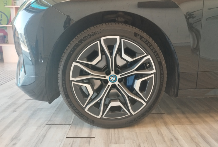 BMW iX 40 xDrive 326 cv (I20) Equateur *PACKS CONFORT, SPORT, INNOVATION*