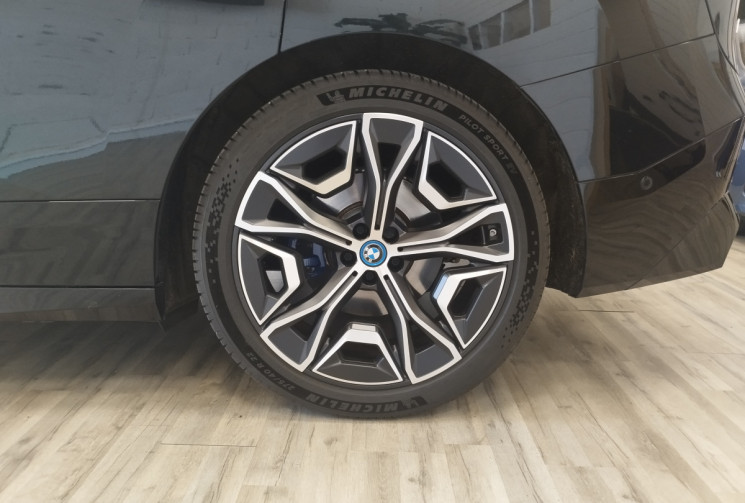 BMW iX 40 xDrive 326 cv (I20) Equateur *PACKS CONFORT, SPORT, INNOVATION*