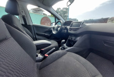 Peugeot 208 1.2 PureTech 82ch E6.c Signature 5p // Bon état // Très peu kilométrée // Première main