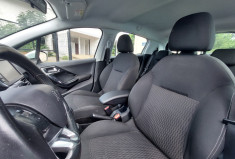 Peugeot 208 1.2 PureTech 82ch E6.c Signature 5p // Bon état // Très peu kilométrée // Première main