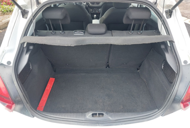 Peugeot 208 1.2 PureTech 82ch E6.c Signature 5p // Bon état // Très peu kilométrée // Première main
