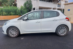 Peugeot 208 1.2 PureTech 82ch E6.c Signature 5p // Bon état // Très peu kilométrée // Première main
