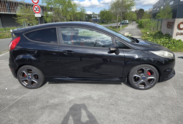 Ford Fiesta ST 1.6 T 182 cv * sièges sports chauffants * distribution neuve*                     