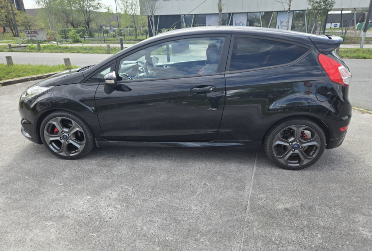 Ford Fiesta ST 1.6 T 182 cv * sièges sports chauffants * distribution neuve*                     