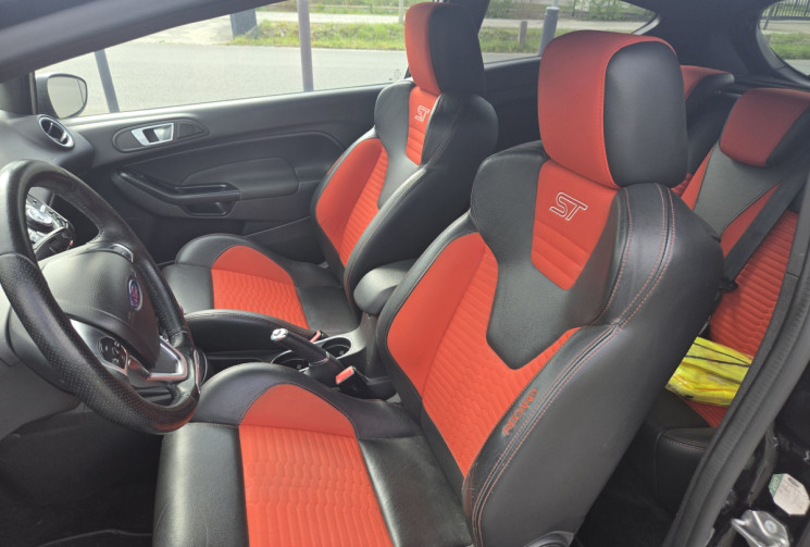 Ford Fiesta ST 1.6 T 182 cv * sièges sports chauffants * distribution neuve*                     