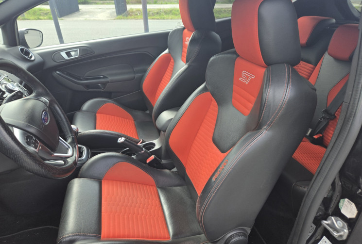 Ford Fiesta ST 1.6 T 182 cv * sièges sports chauffants * distribution neuve*                     