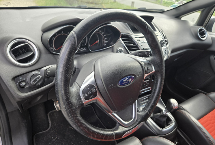 Ford Fiesta ST 1.6 T 182 cv * sièges sports chauffants * distribution neuve*                     