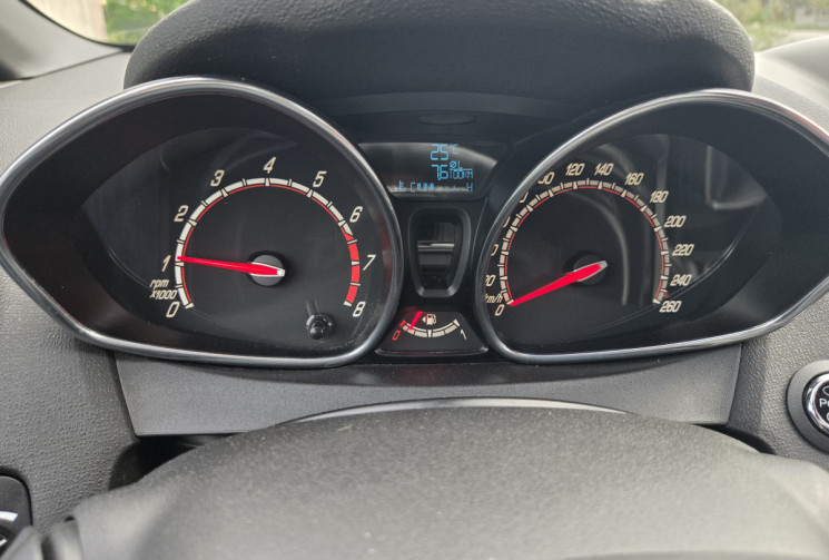 Ford Fiesta ST 1.6 T 182 cv * sièges sports chauffants * distribution neuve*                     