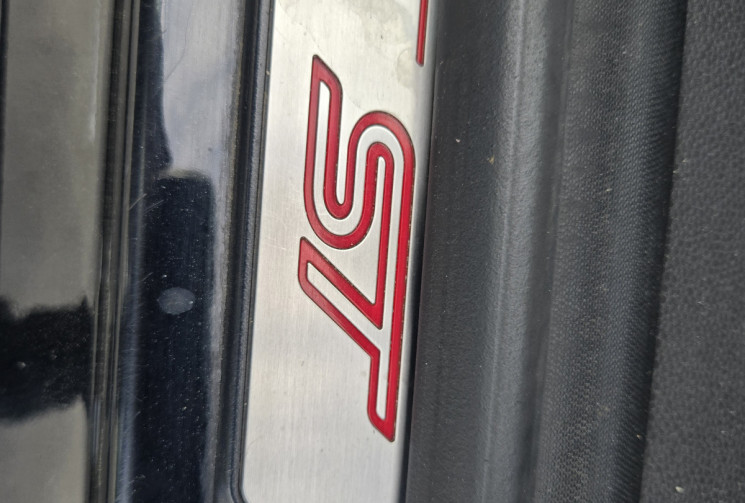 Ford Fiesta ST 1.6 T 182 cv * sièges sports chauffants * distribution neuve*                     