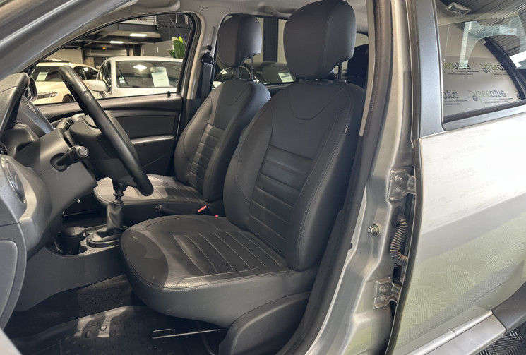 Dacia Duster 1.5 dCi 110 ch Black Touch 4X4 1ERE MAIN