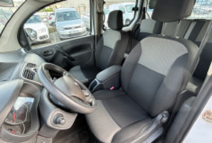 Renault Kangoo Express CA MAXI 5 PLACES / 1.5 DCI 90 CH / PVHT : 8990 / PVTTC : 10788 / R-LINK