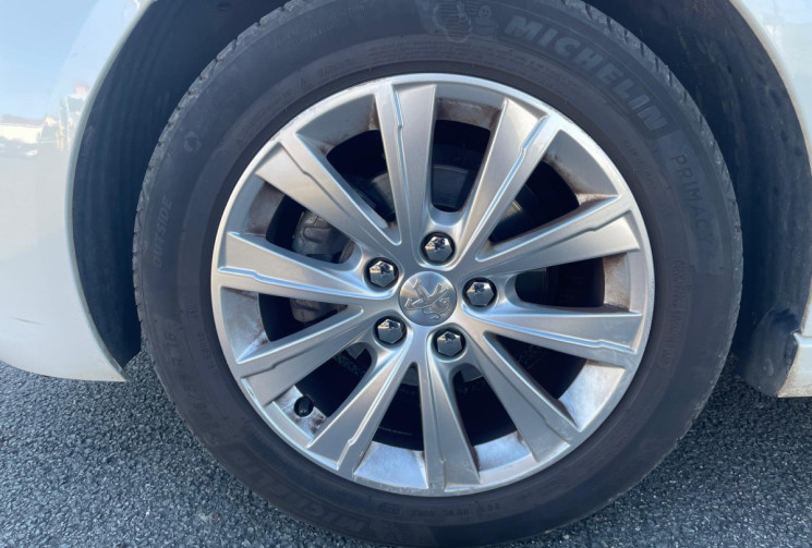 Peugeot 308 1.2 E-THP 110 STYLE - TRES BON ETAT - GARANTIE 12 MOIS