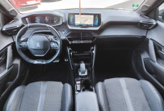 Peugeot 208  e-208 136 ch GT Line