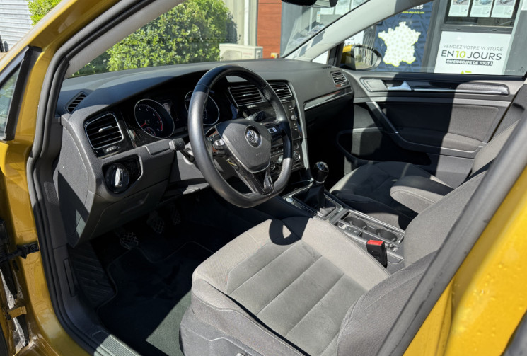 Volkswagen Golf 1.4 TSI 125 CARAT EXCLUSIVE / CARPLAY