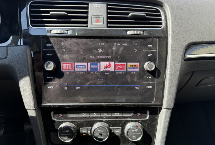 Volkswagen Golf 1.4 TSI 125 CARAT EXCLUSIVE / CARPLAY