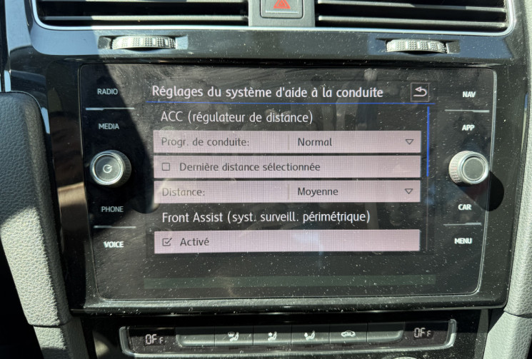 Volkswagen Golf 1.4 TSI 125 CARAT EXCLUSIVE / CARPLAY