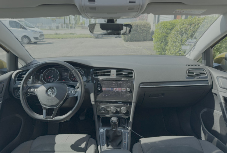 Volkswagen Golf 1.4 TSI 125 CARAT EXCLUSIVE / CARPLAY