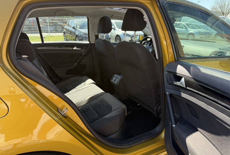 Volkswagen Golf 1.4 TSI 125 CARAT EXCLUSIVE / CARPLAY