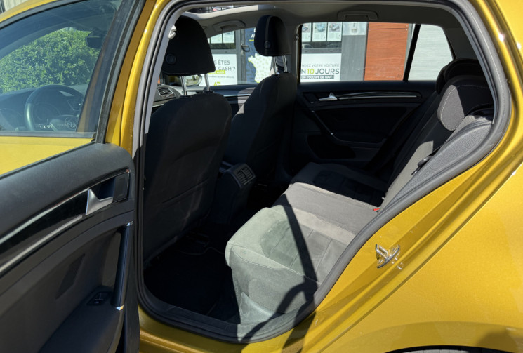 Volkswagen Golf 1.4 TSI 125 CARAT EXCLUSIVE / CARPLAY