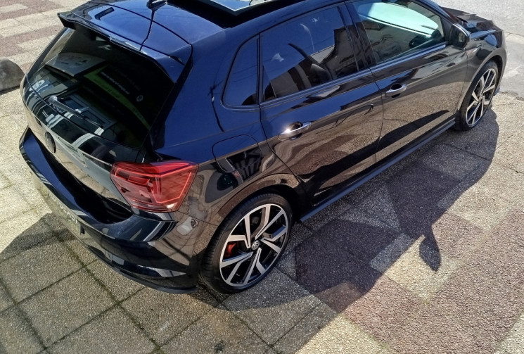 Volkswagen Polo VI GTI 2.0 TFSI 16V DSG6 200 ch / TOIT OUVRANT 