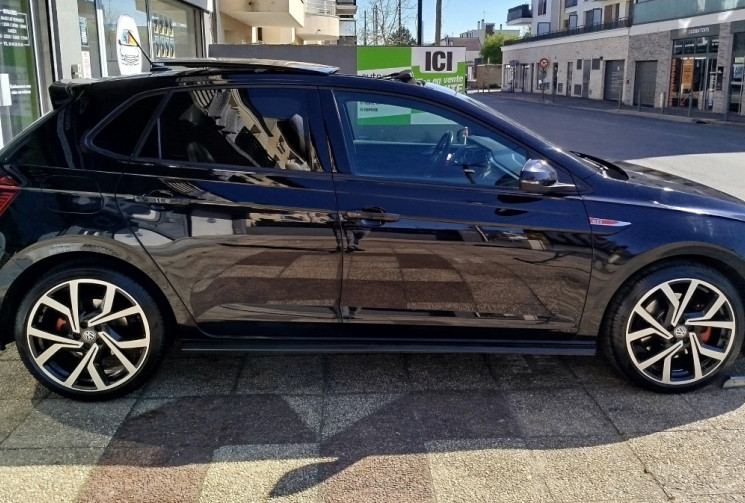 Volkswagen Polo VI GTI 2.0 TFSI 16V DSG6 200 ch / TOIT OUVRANT 