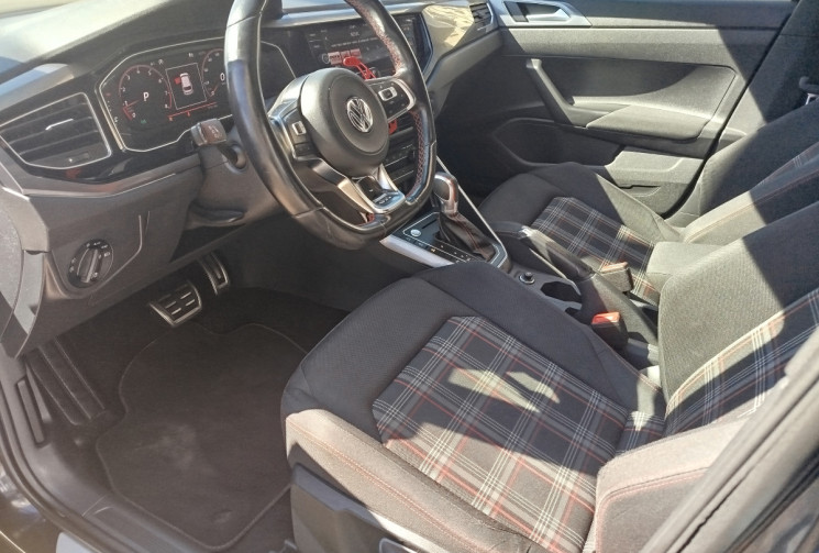 Volkswagen Polo VI GTI 2.0 TFSI 16V DSG6 200 ch / TOIT OUVRANT 