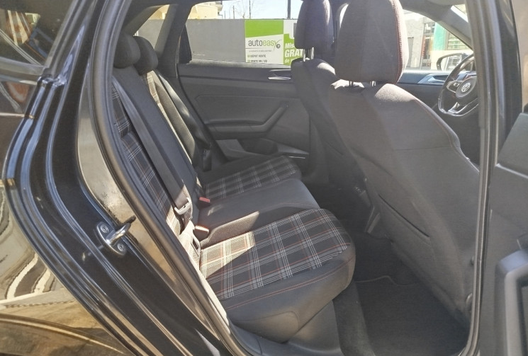 Volkswagen Polo VI GTI 2.0 TFSI 16V DSG6 200 ch / TOIT OUVRANT 
