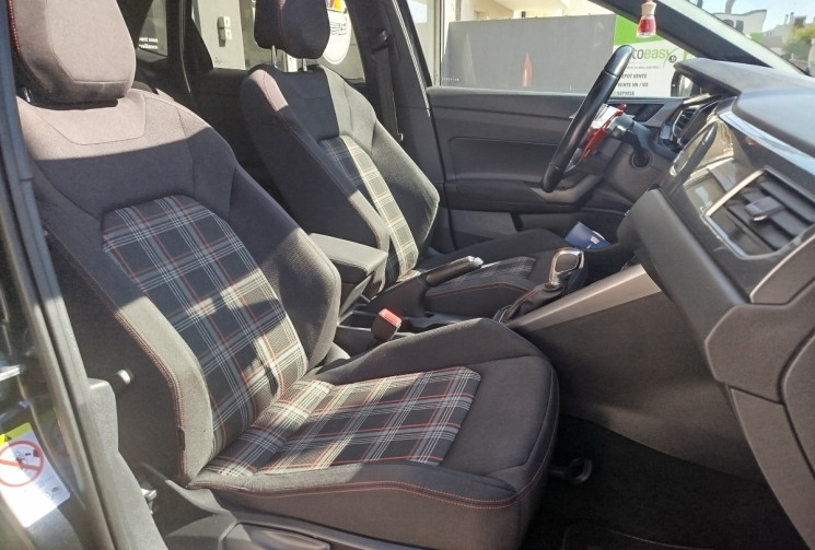 Volkswagen Polo VI GTI 2.0 TFSI 16V DSG6 200 ch / TOIT OUVRANT 