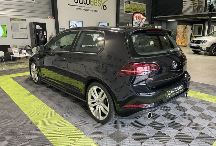 Volkswagen Golf GTI perf 245 ch 3p VIRTUAL COCKPIT / SIÈGES CHAUFFANTS