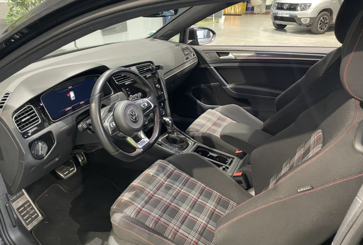 Volkswagen Golf GTI perf 245 ch 3p VIRTUAL COCKPIT / SIÈGES CHAUFFANTS