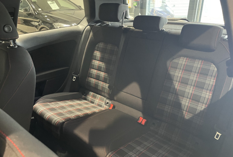 Volkswagen Golf GTI perf 245 ch 3p VIRTUAL COCKPIT / SIÈGES CHAUFFANTS