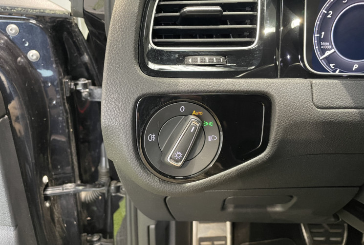 Volkswagen Golf GTI perf 245 ch 3p VIRTUAL COCKPIT / SIÈGES CHAUFFANTS