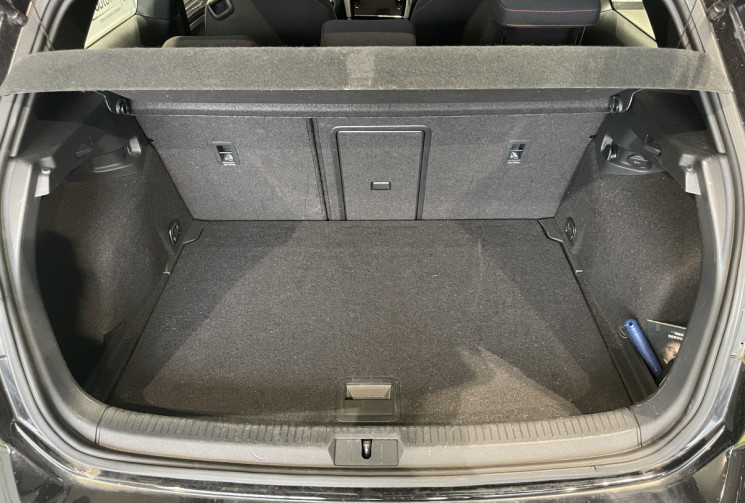 Volkswagen Golf GTI perf 245 ch 3p VIRTUAL COCKPIT / SIÈGES CHAUFFANTS